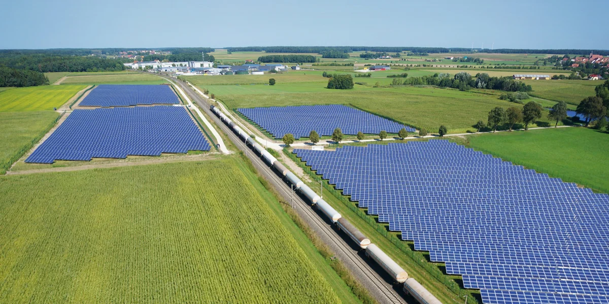 Satellite Breakthrough Enables Accurate Panel-Scale Temperature Mapping for Solar Farms