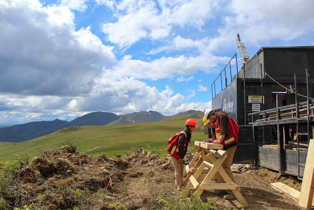 Rockhaven Resources Secures up to $1.5M Revolving Credit Facility and Off‑take Agreement with Ocean Partners