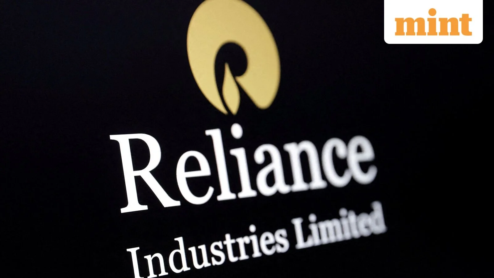 Reliance Shares Tumble 4.6%, M-Cap Erodes ₹88,000 Crore as Windfall Tax Returns Amid Oil Surge