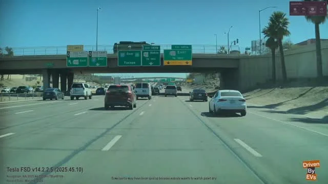 Tesla FSD Merges at Last Second on Phoenix Highways