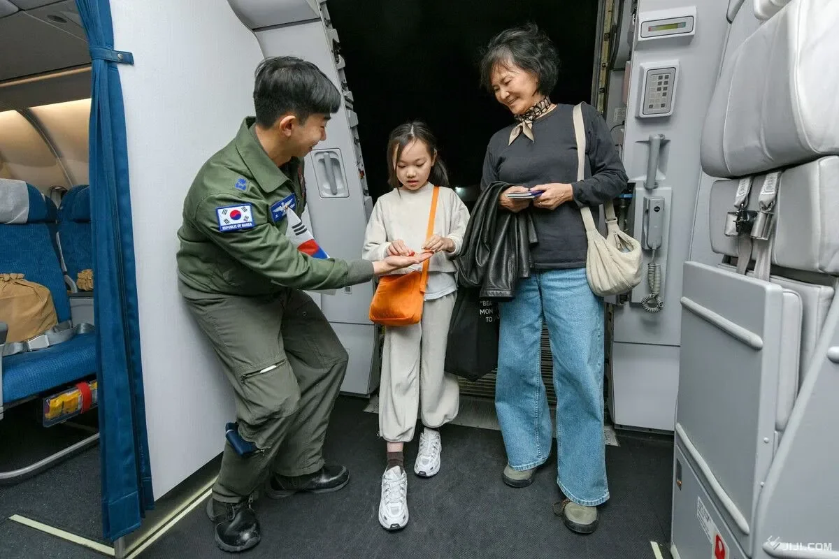 Korea-Japan Evacuation Swap Turns Rivalry Into Cooperation