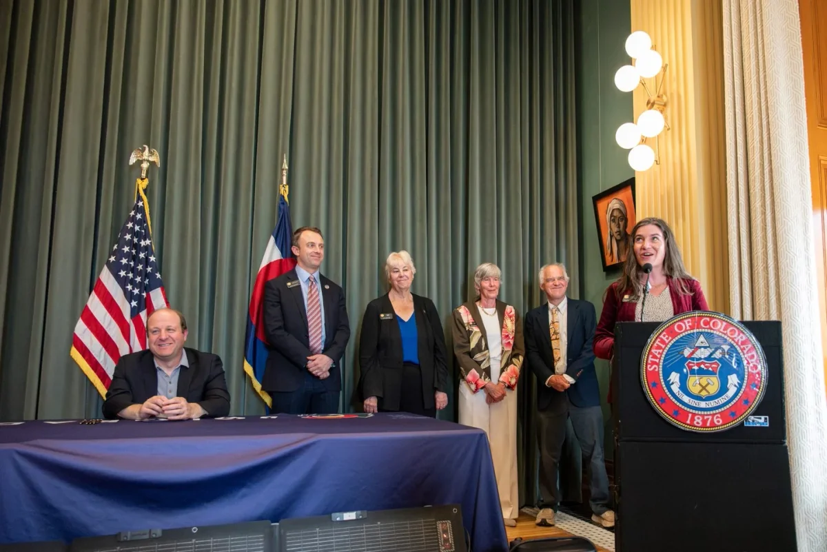 Colorado Passes Bipartisan Balcony Solar Bill, Becomes Fourth State