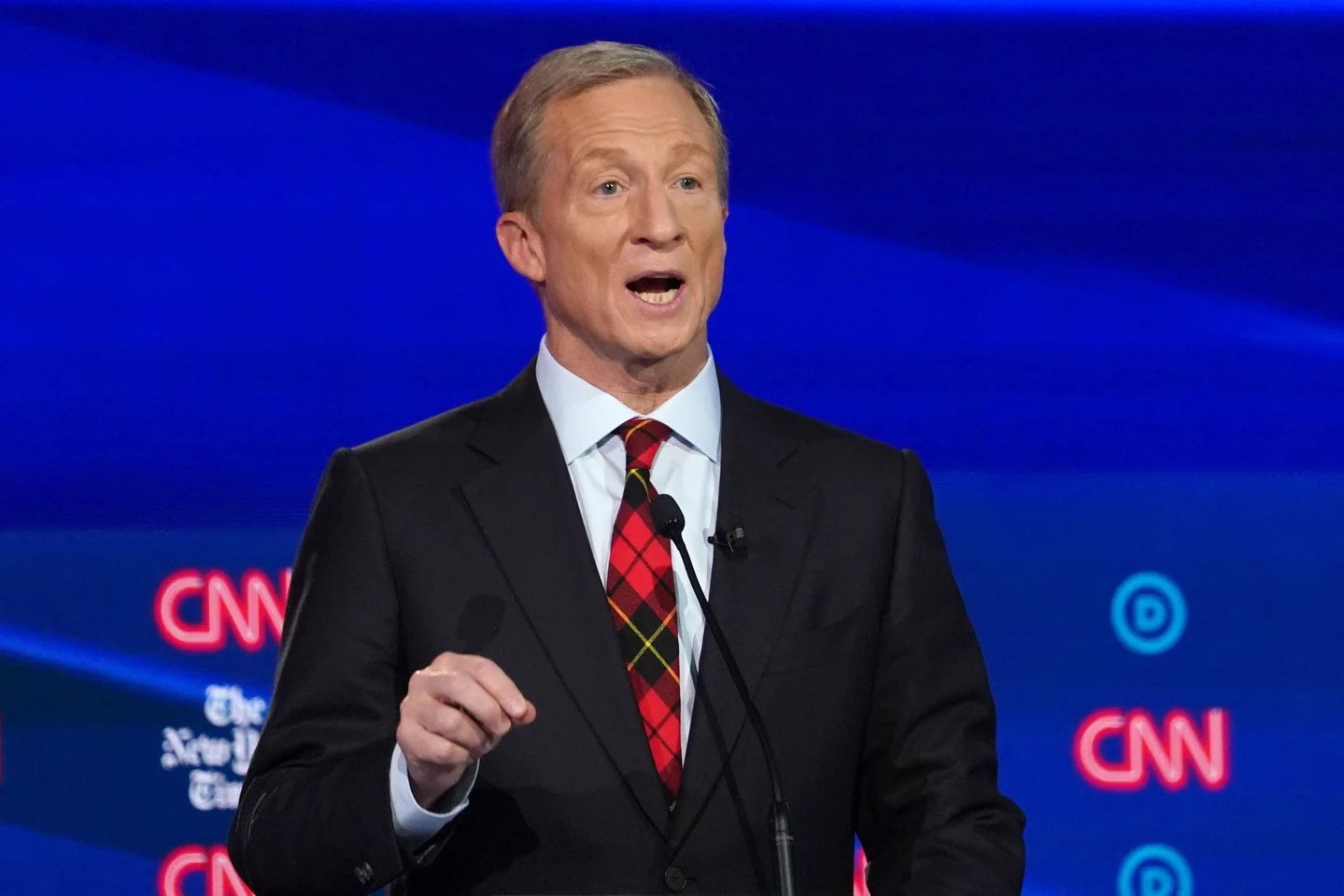 Red Plaid Tie Habit Fuels $30B Hedge Fund