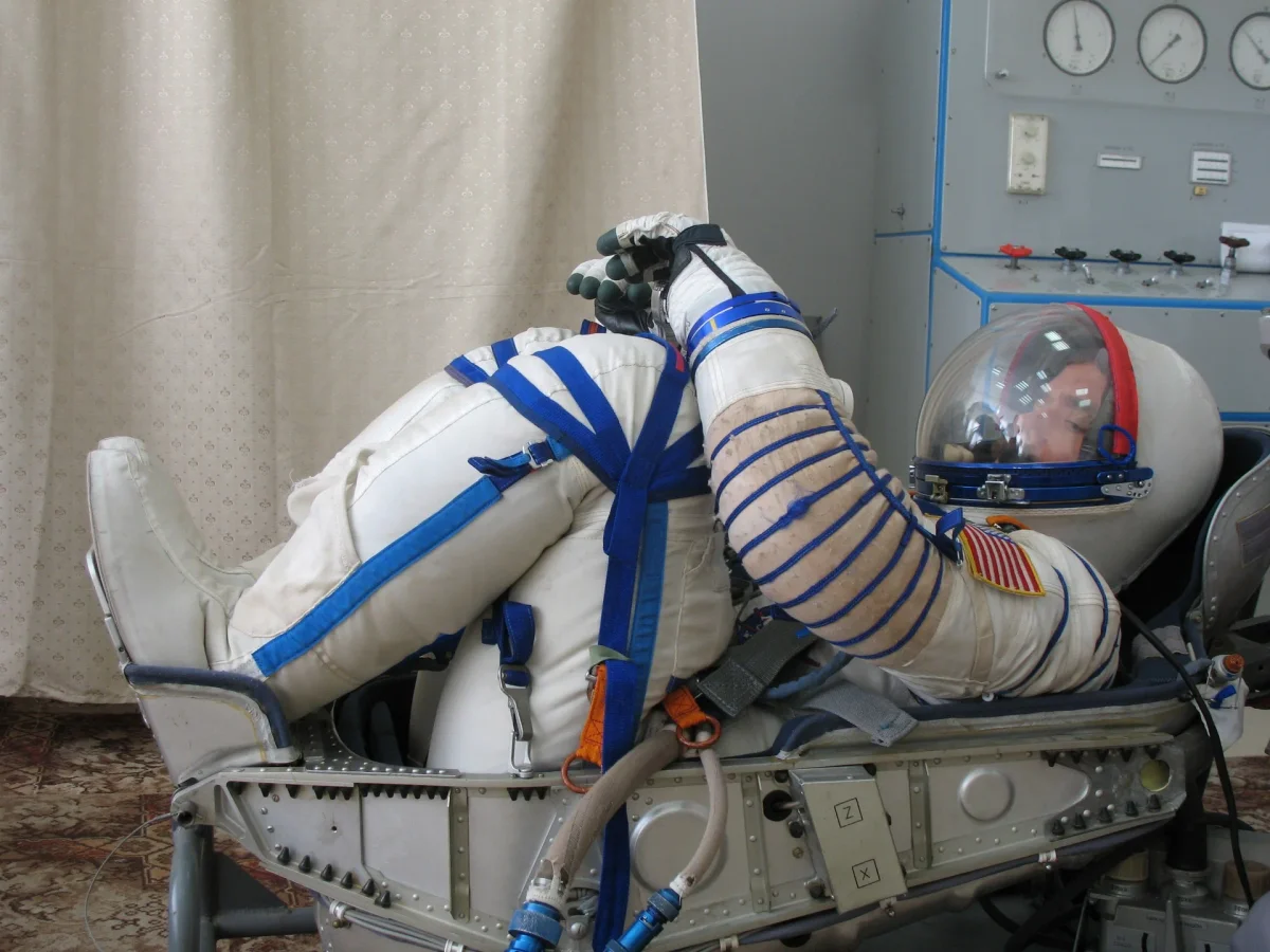 Pressure Suits Keep Astronauts Alive During Emergency Reentry
