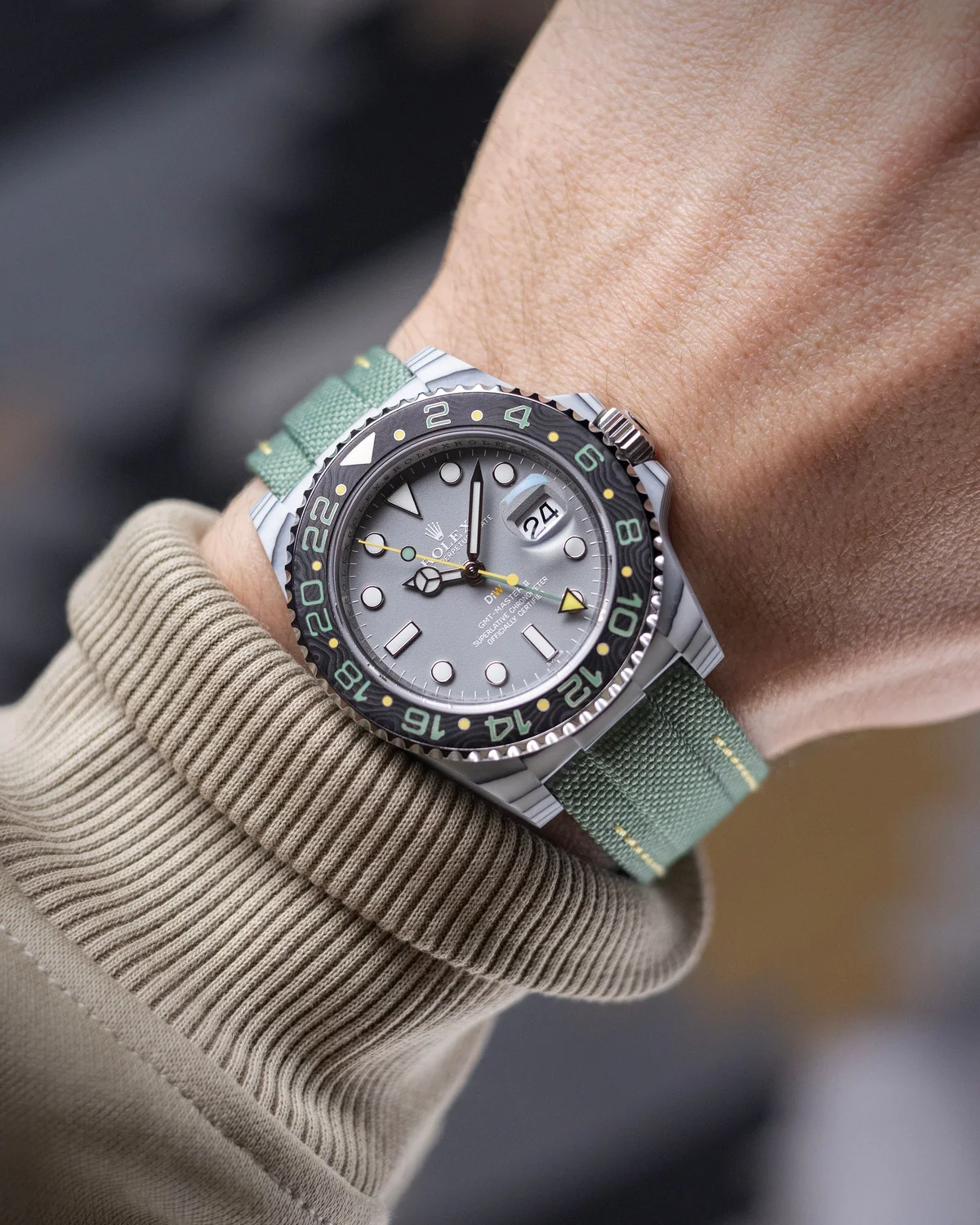 Refined GMT Verdant Gray: Subtle Precision Meets Travel