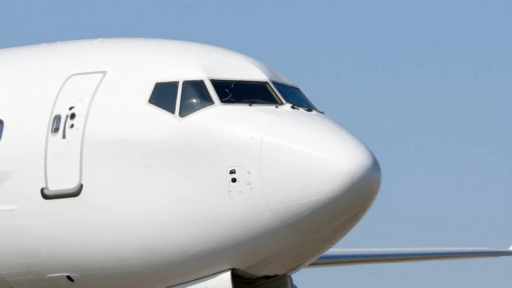 A Cross-Country Southwest Flight's Windshield Cracked at 37,000 Feet and Forced a Diversion