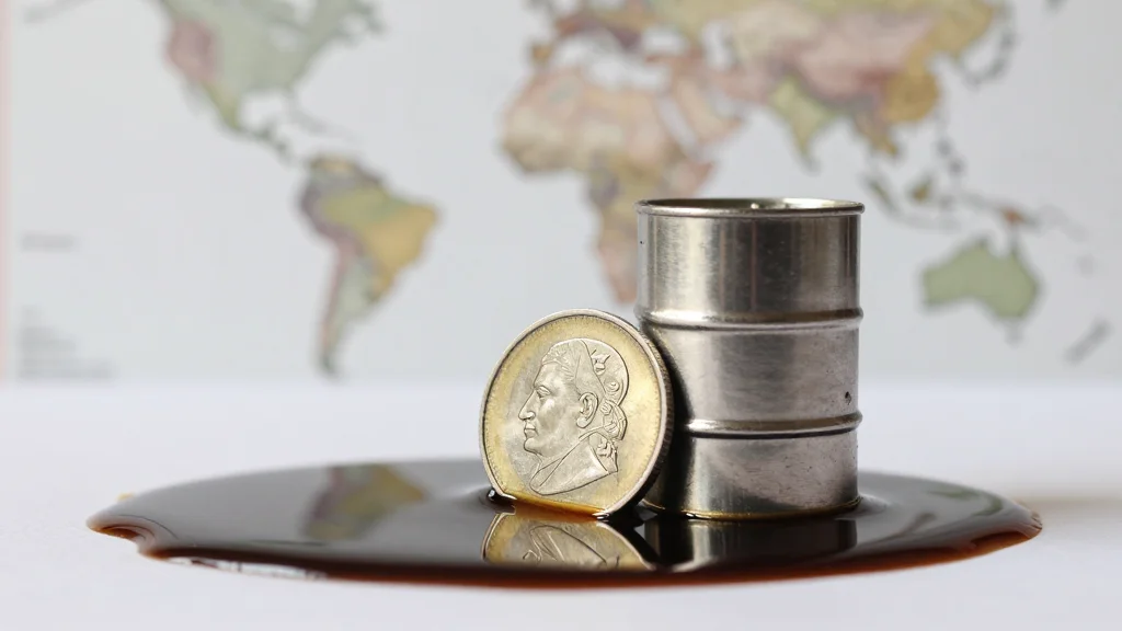 Rupee Logs Steepest Weekly Drop in over Three Years as Iran War Worries Resurface