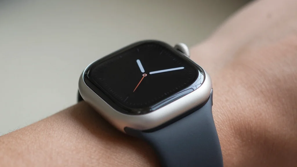 Apple Tests Streamlined Modular Ultra Face for WatchOS 27, Expanding to Standard Watch Lineup