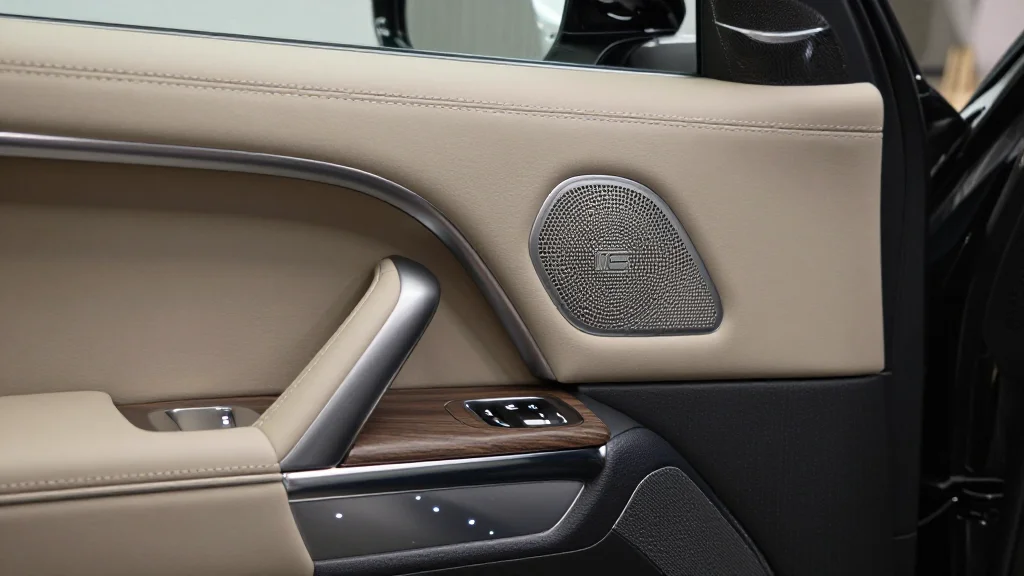 Range Rover SV Ultra Unveils World‑First ‘Concert Hall’ Cabin with SV Electrostatic Sound