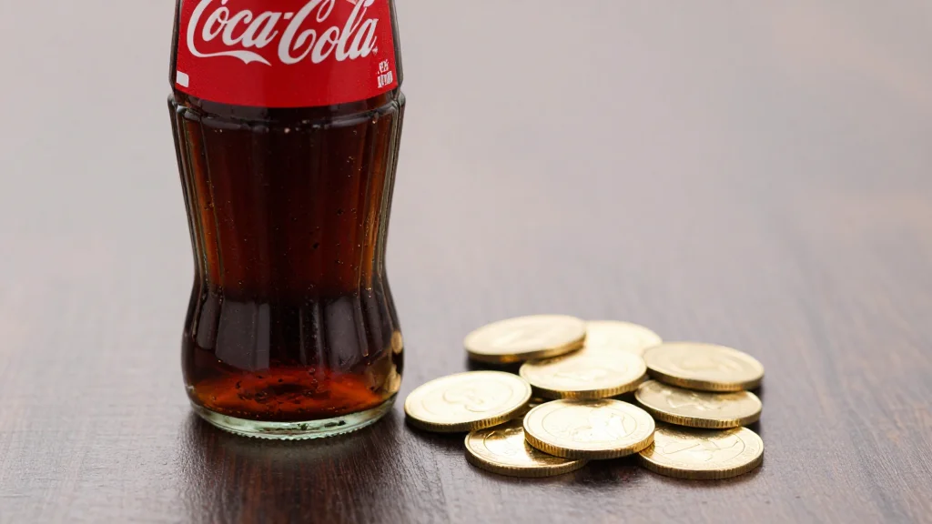 Coca‑Cola’s Stock Near Record Levels as Analysts Debate Dividend‑King Status