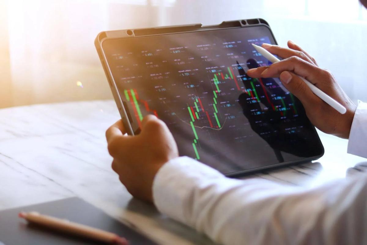 Will Bonds Outperform Stocks in 2026? Why the Timing Might Be Right To Double Down on Bonds.