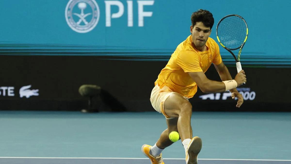 Smiling Assassin | Review of Mark Hodgkinson’s Being Carlos Alcaraz