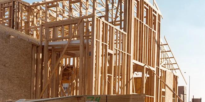 Median Age of Owner-Occupied Homes Hits 42 Years, Revealing Regional Divide