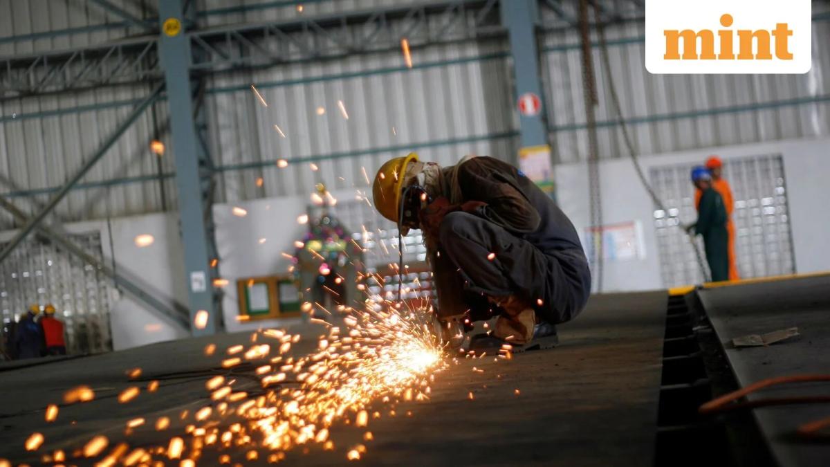 India's Core Sector Contracts 0.4% in March, Hurt by West Asia Conflict