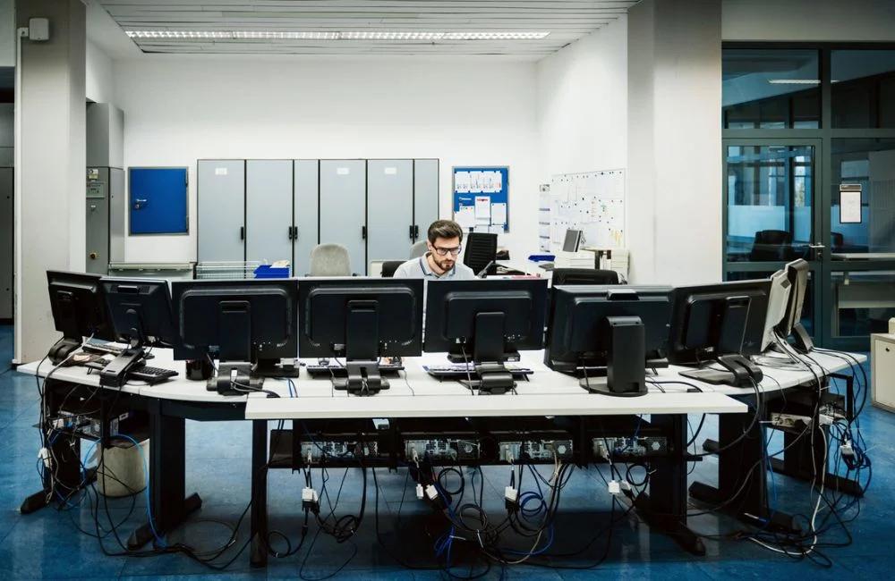 Federal Leaders Shift Workforce Strategies to Support AI Integration