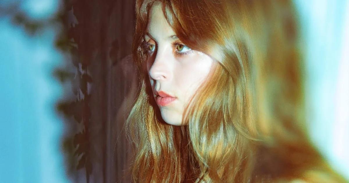 Listen: Mikaela Davis Releases Third Single “Starlite Tonite” Off Her Forthcoming LP ‘Graceland Way’