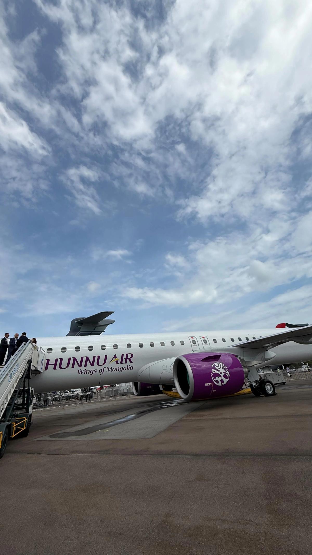 E195‑E2 Eliminates Middle Seats with Roomy 2‑2 Layout