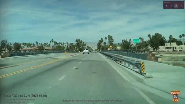 Tesla FSD Guides Cyclist Across Busy Palm Springs Road