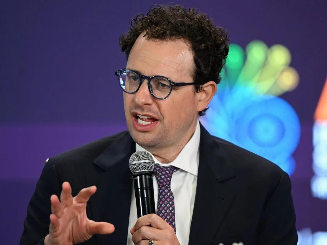 Deciding Who Controls Military AI: DoD vs Industry