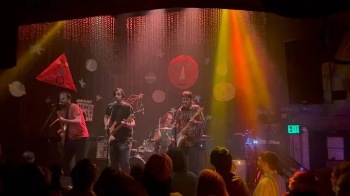 Philly 00s Legends Return, Teeth Fans Go Wild