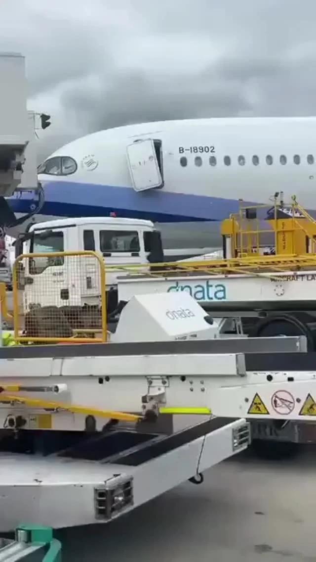 China Airlines A350 Rolls Back, Damages Door and Bridge