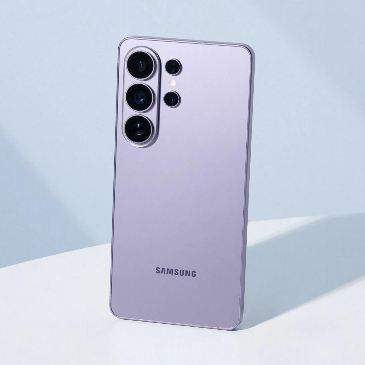 Samsung's S27 Lineup Splits Ultra: With and Without S Pen