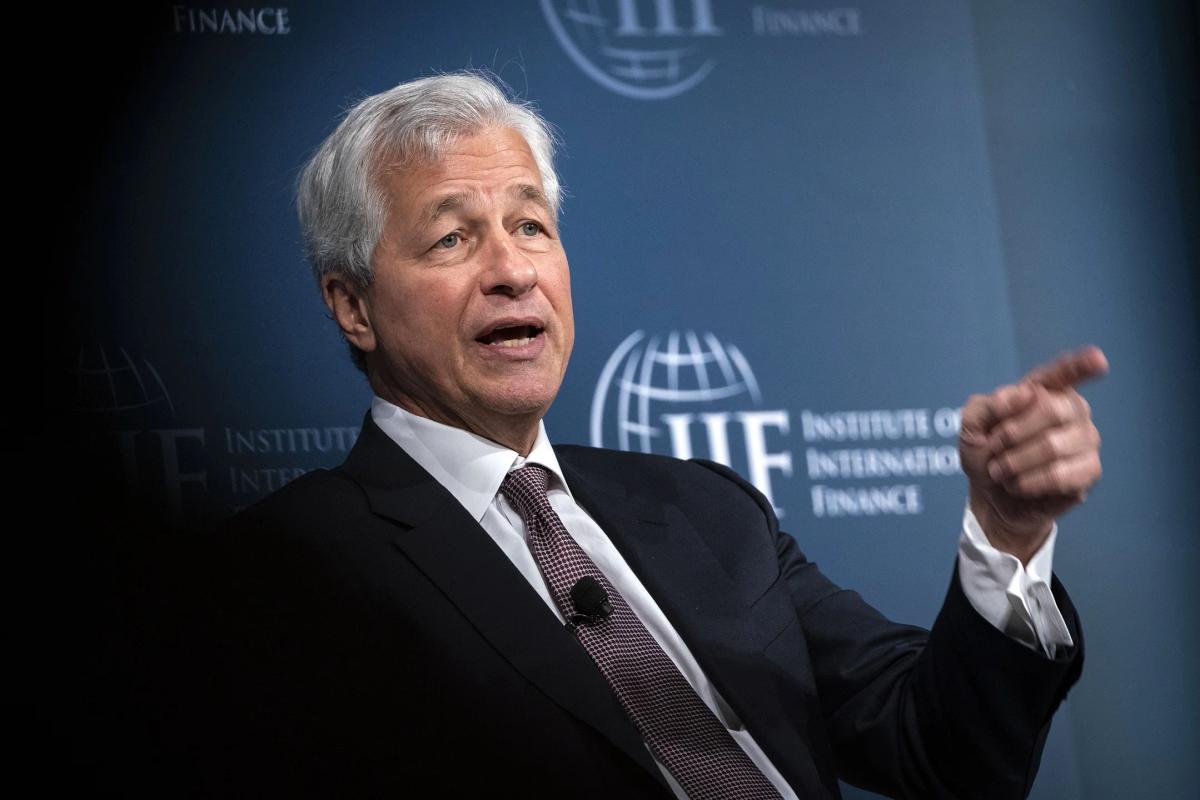 JPMorgan's 20% Deposit Share Raises Succession Concerns
