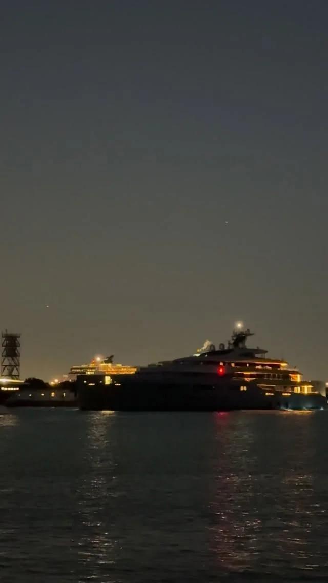 Nighttime Duel: Aviva Meets Benetti’s Freedom