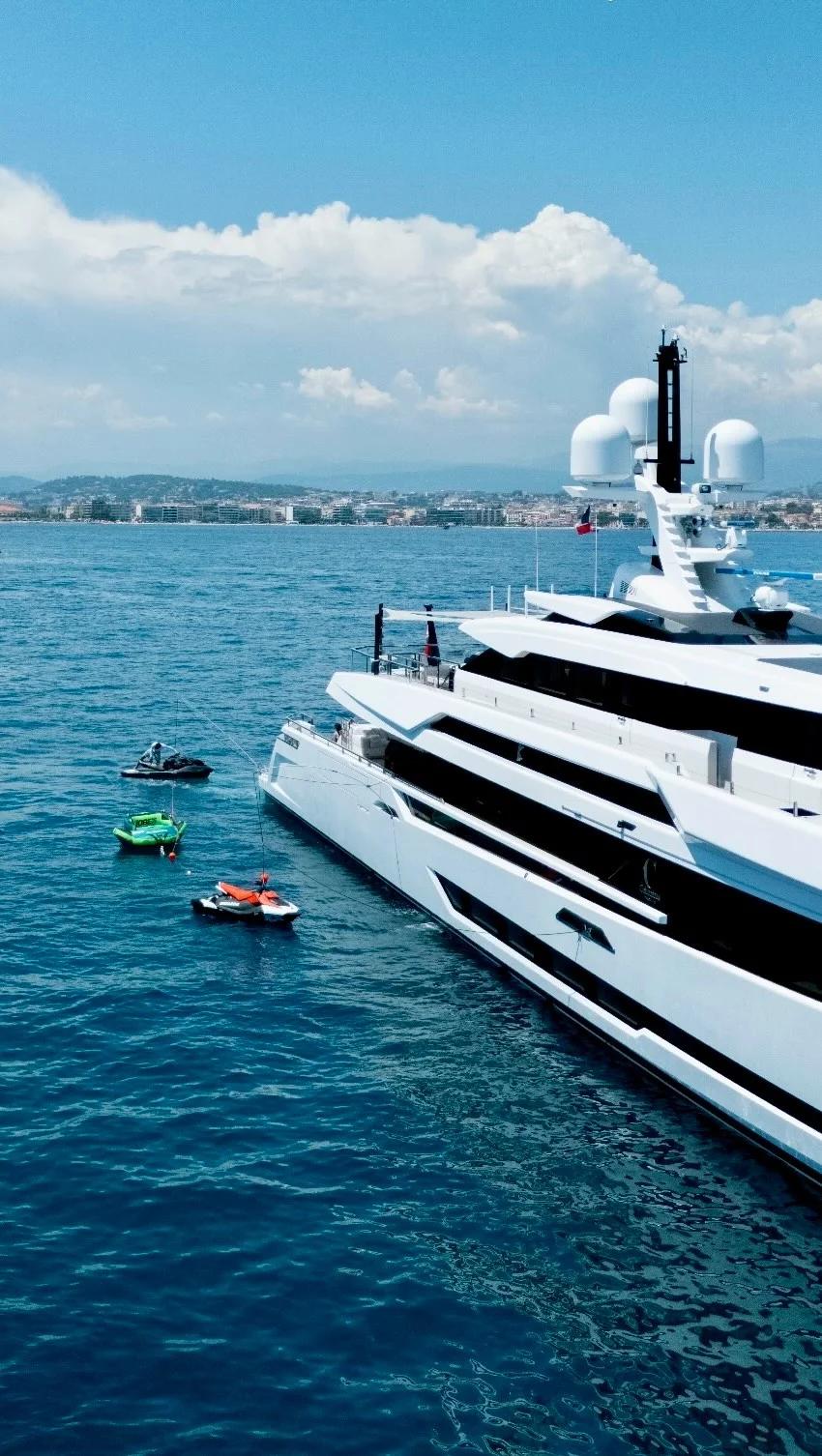 Dreaming of a 375‑foot Freighter I Can’t Afford