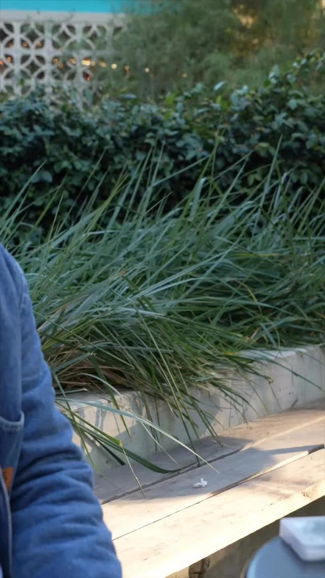 Detachable iPhone Grip Adds Shutter, Dials, Light, Filters