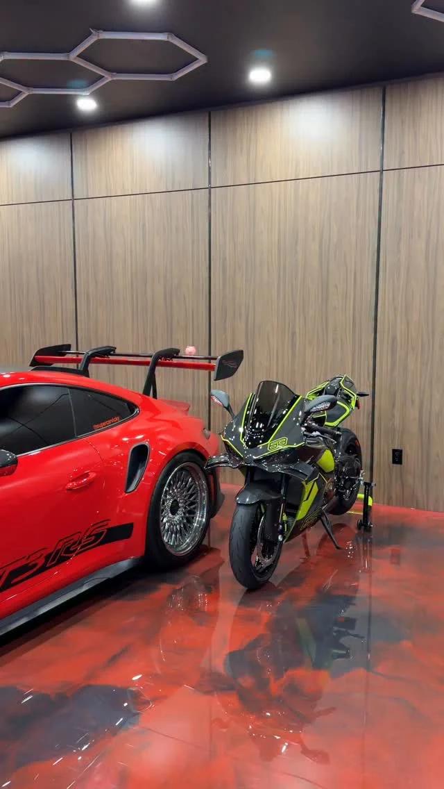 Red Garage Showcases Dream Supercars