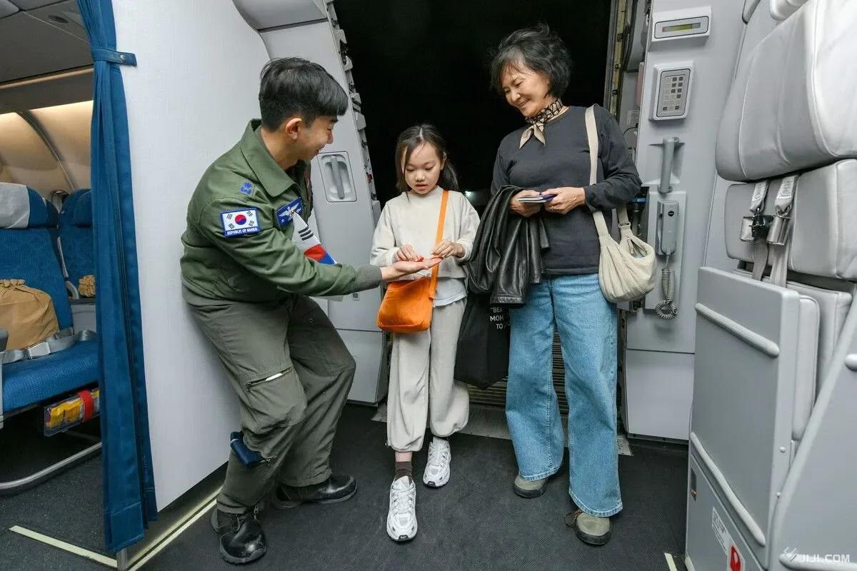 Korea-Japan Evacuation Swap Turns Rivalry Into Cooperation