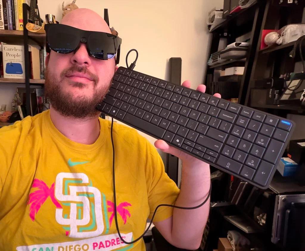 AR Glasses Seamlessly Run on HP EliteBoard with 6K Display