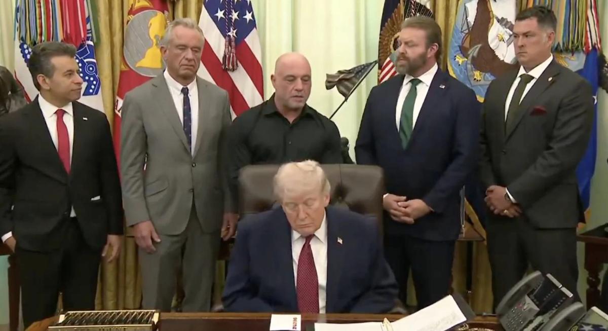 Black Dress Shirts: From Nightclub Badboys to Oval Office