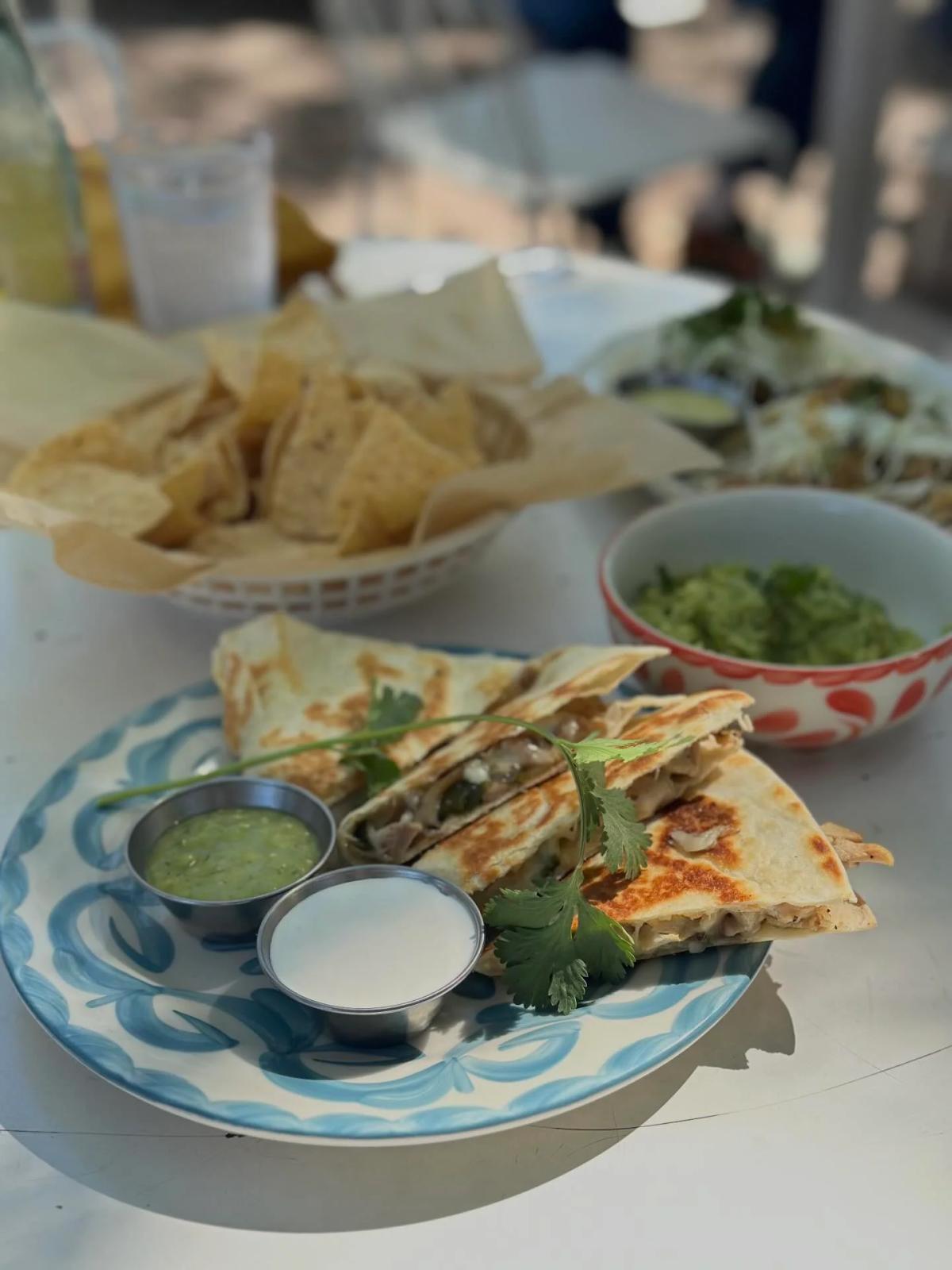 Fresas: Ideal Outdoor Spot for Groups with Amazing Eats