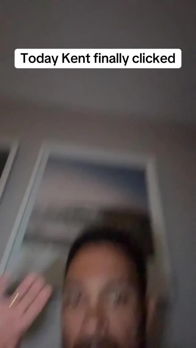 Arriving in Margate: Unfamiliarity Sparks Self‑Questioning