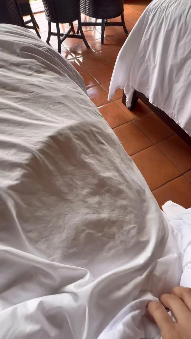 Volcano‑view Suites with Private Hot Tub and Natural Springs