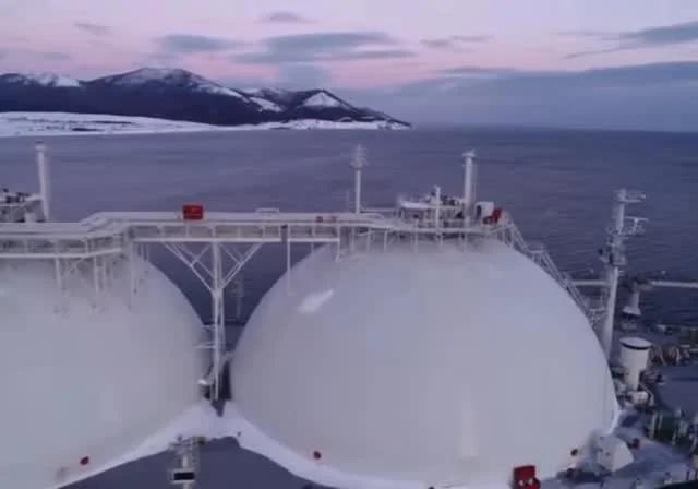 LNG Prices Surge, Boosting US Exports and China's Renewables