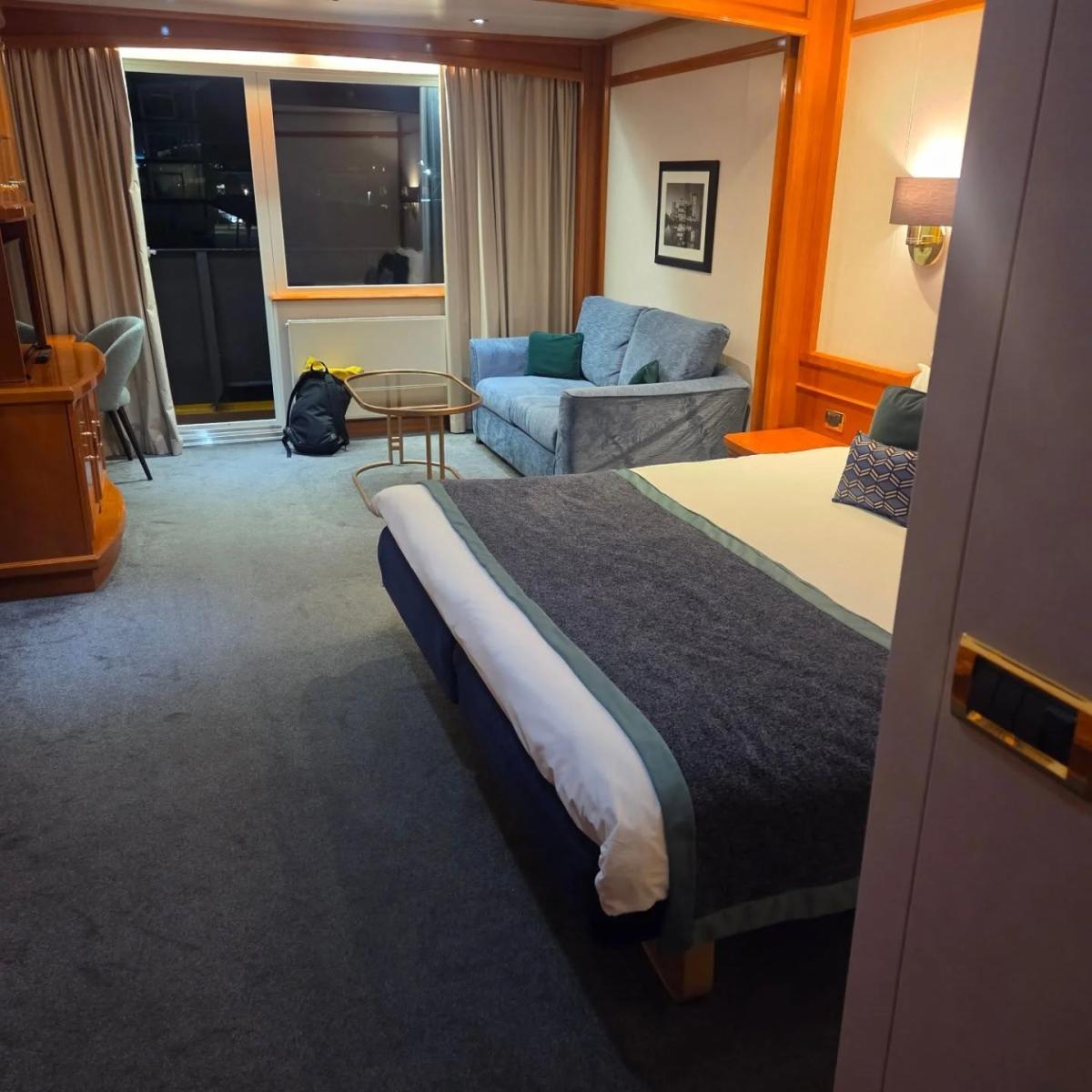 Luxury Balcony Suite: Elevate Your Family Voyage