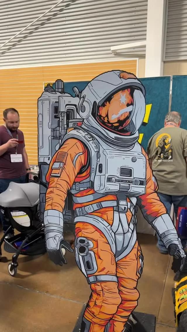 Ultra‑thin 3D‑printed Astronaut Suit Dazzles at Festival