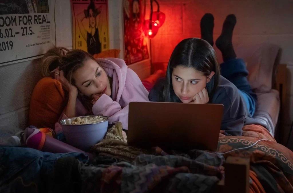 Wrong Best Friend Leads to Betrayal in Flawed Comedy