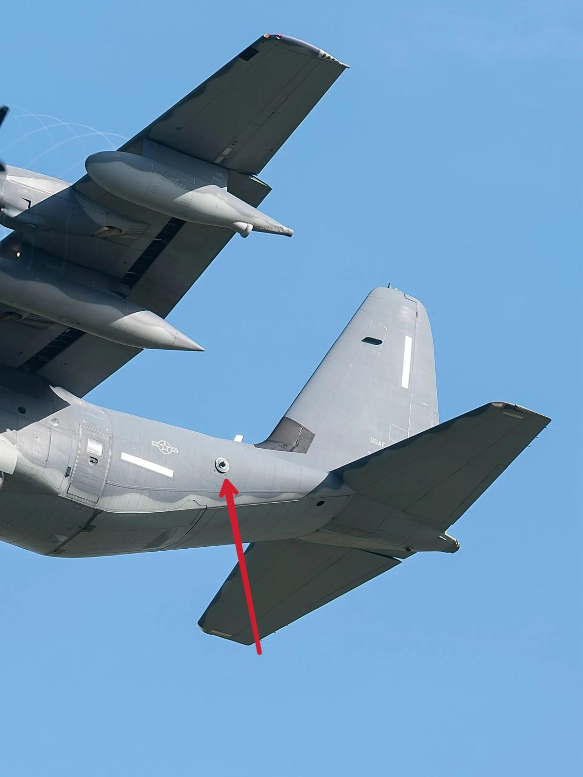 LAIRCM Dome: Laser Turret Jams Missiles on Military Aircraft