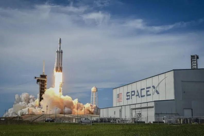 SpaceX Files Confidential IPO, Targeting June Listing