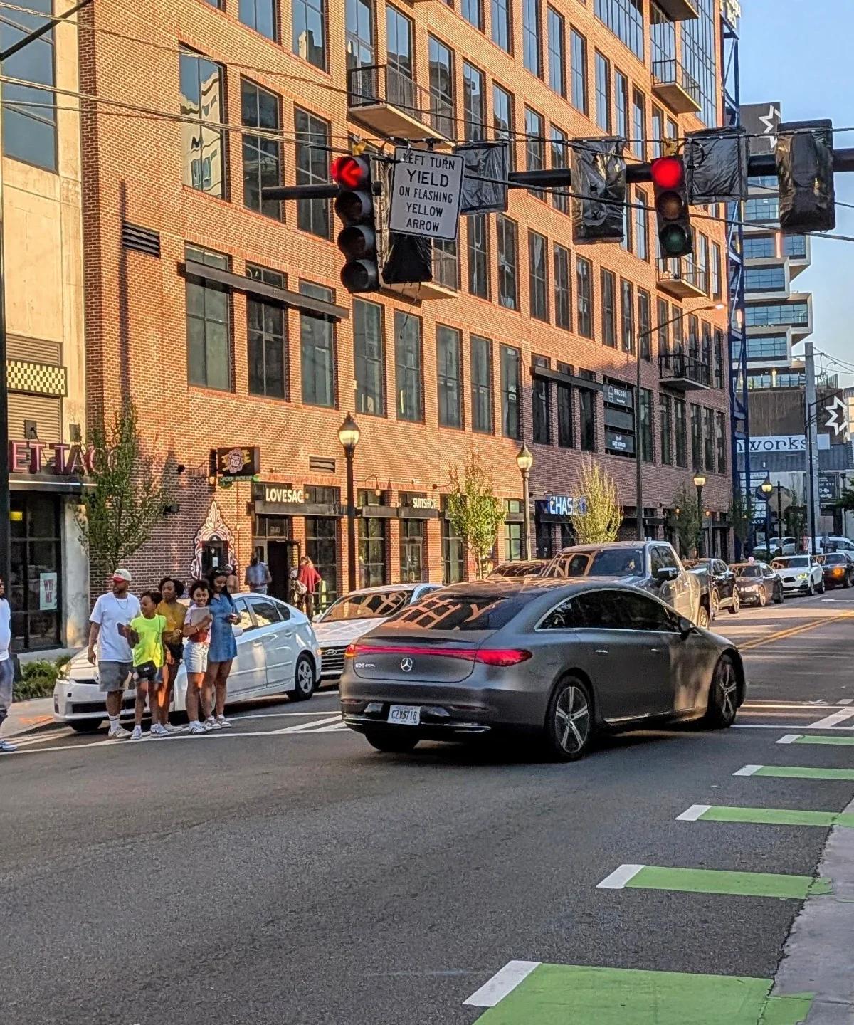 14th & Howell Mill Needs Pedestrian Scramble to End Delays