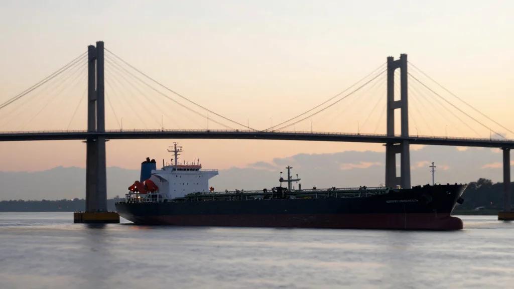 Panama Canal Delays Threaten 40% Freight, 20% Energy Exports