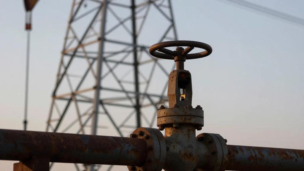 Slovakia Halts Emergency Electricity Supplies to Ukraine over Russian Oil Dispute