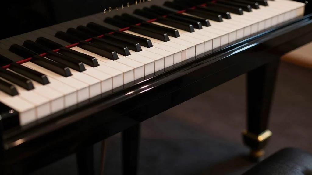 Carolyn Hume – ‘Uncoiled’