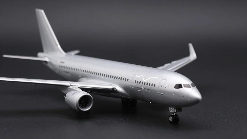 Alaska Air Group CCO Sells 5500 Shares After Company Invests $3B Into Hub Airports