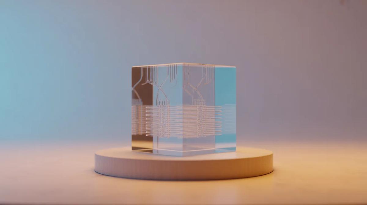 ARC 2025 Highlights LLM Refinement & Zero‑Pretraining Advances