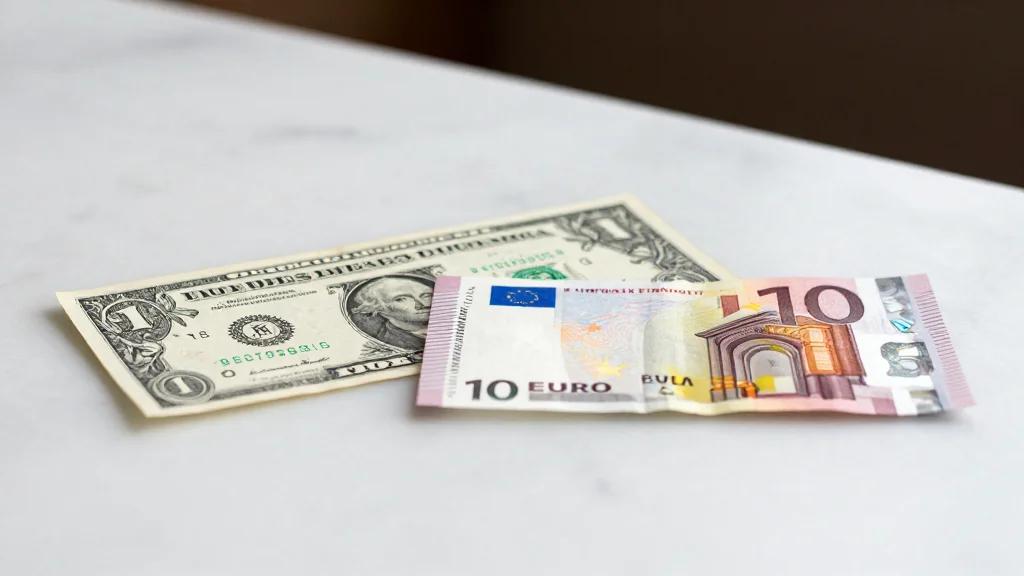 No Viable Alternative: US Dollar Remains Unshakable